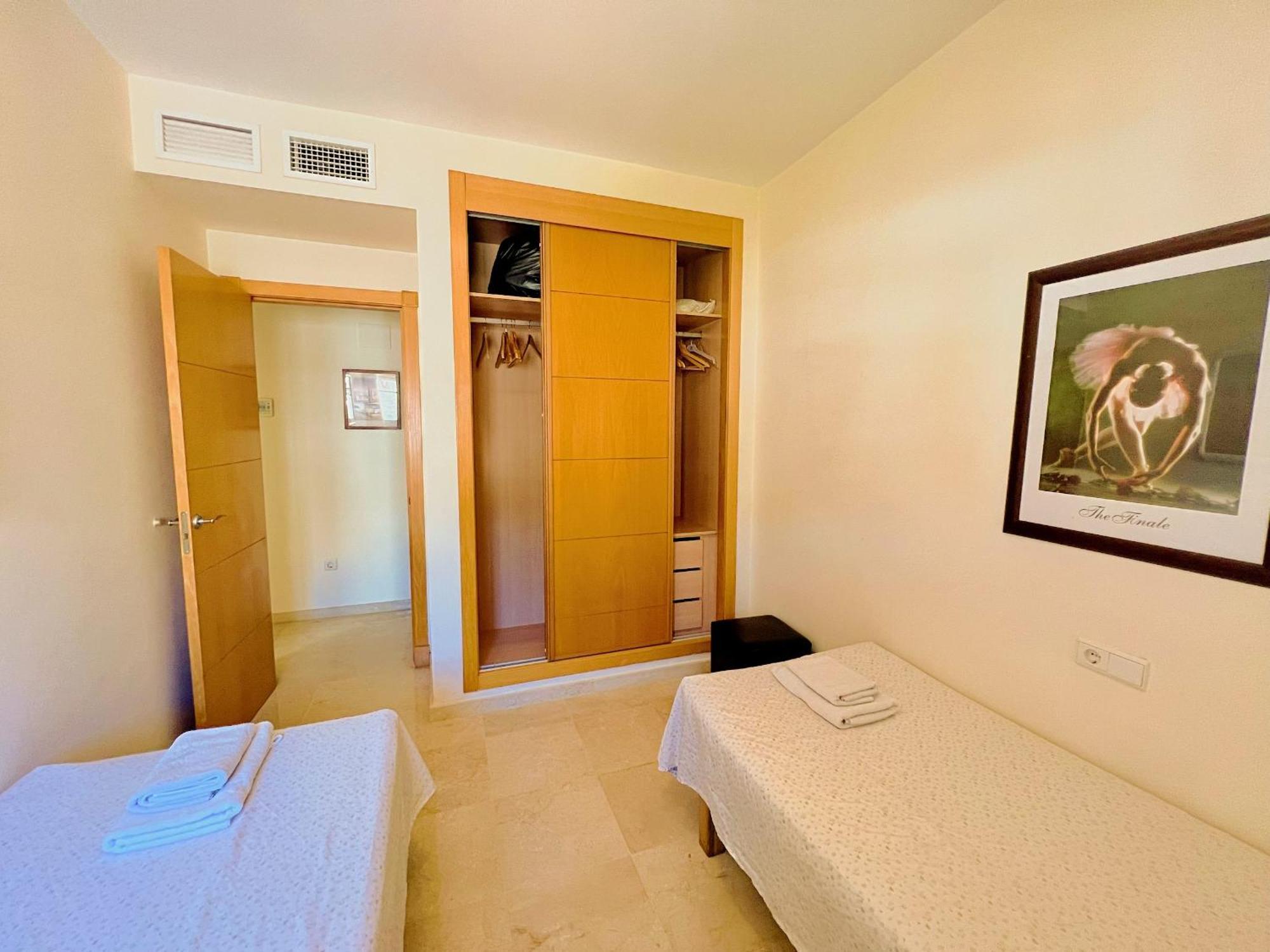 Beautiful Apartment With Pools, Playground And Paddle Tennis - Family Friendly And Near Vithas Hospital - Free Parking In Garage Benalmádena Extérieur photo